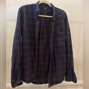 Uniqlo Men's Navy and Red Plaid Shirt